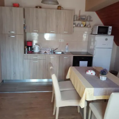 شقة Ruza سكرادين