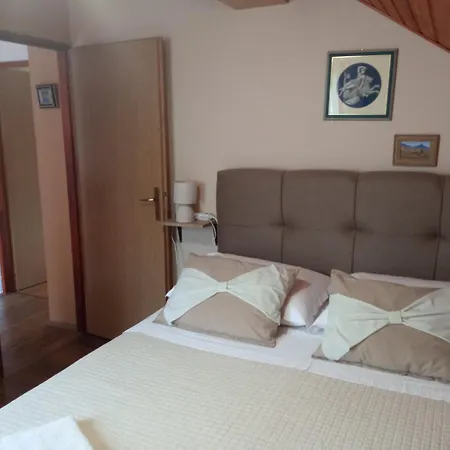 Ruza Apartamento Skradin